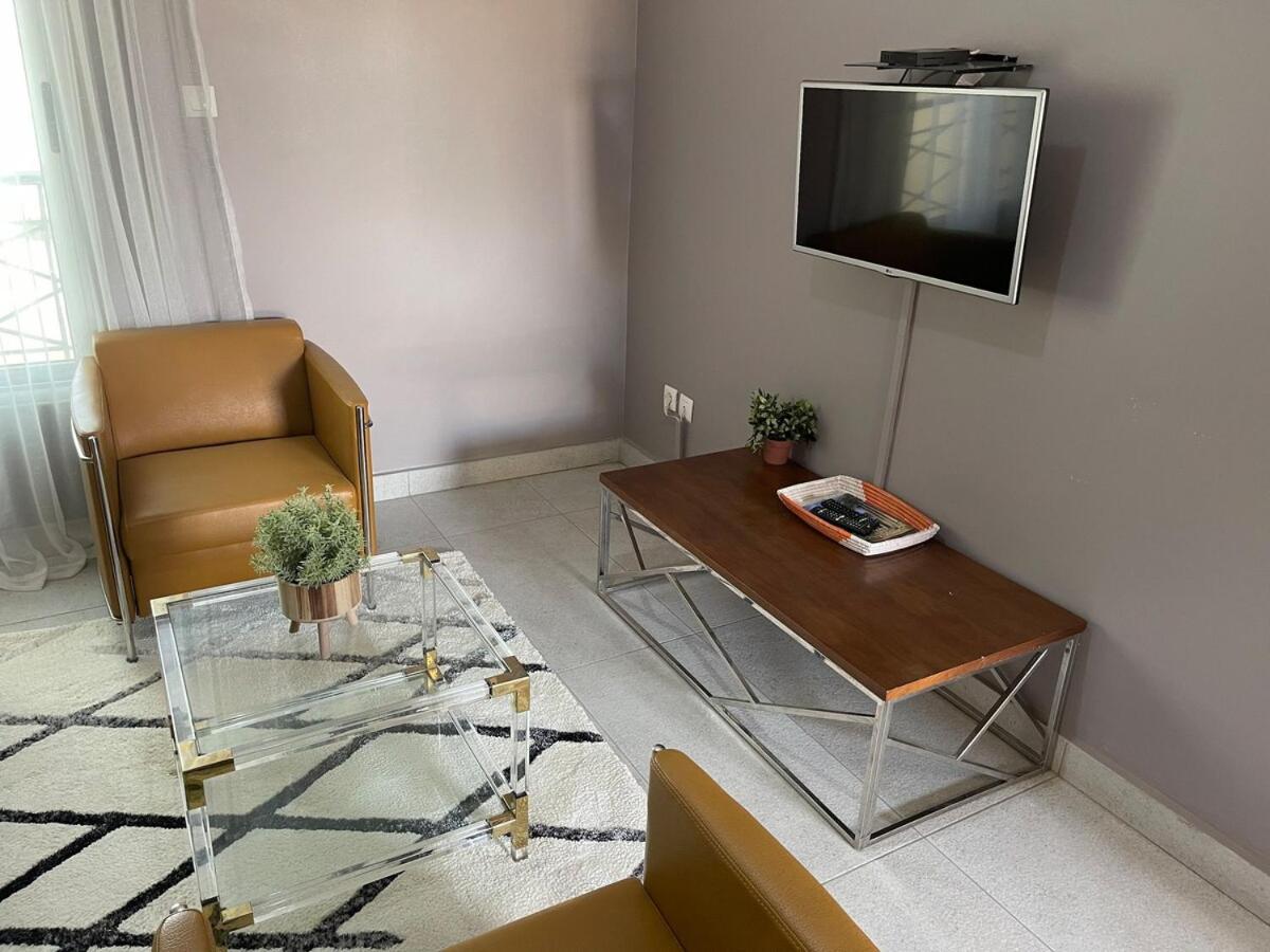 Appartement Grand Meuble A Mermoz Dakar